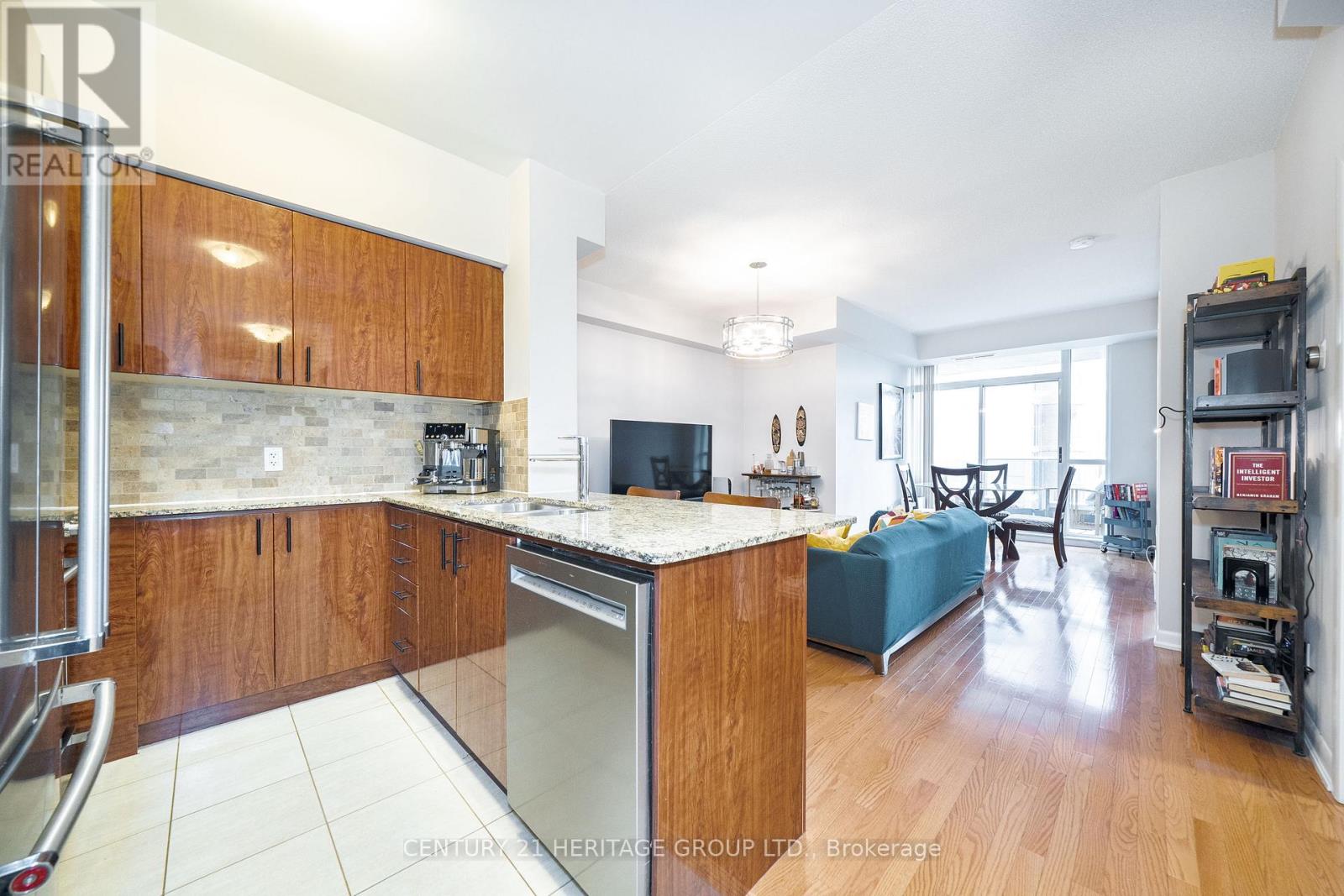 306 - 5791 Yonge Street Property Photo 2