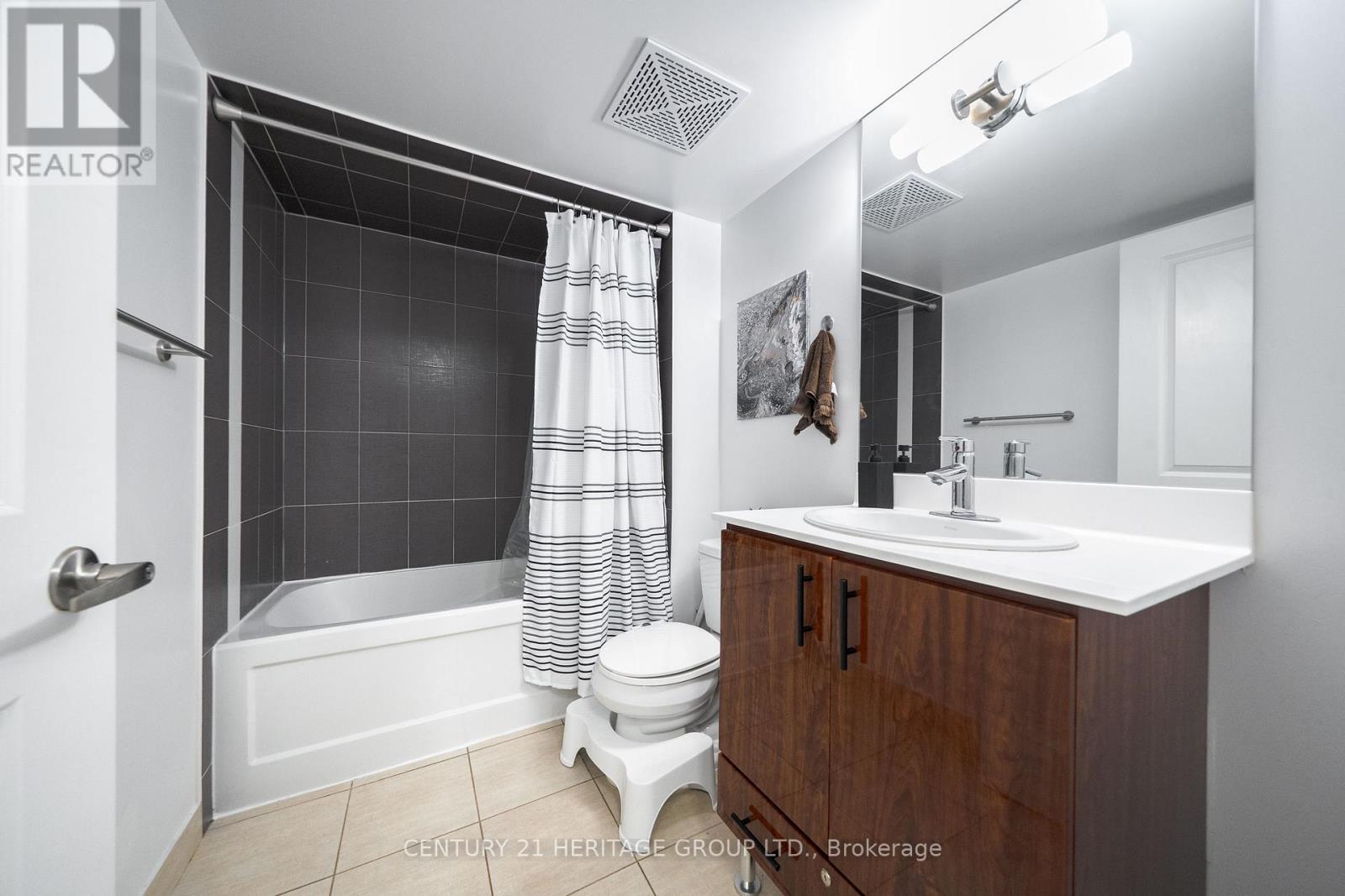 306 - 5791 Yonge Street Property Photo 7