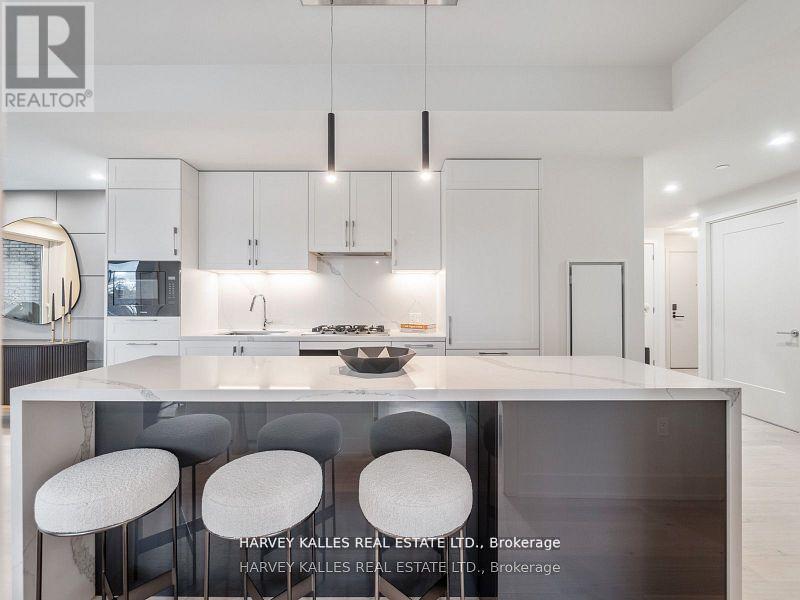 610 - 8 Manor Road W Property Photo 11