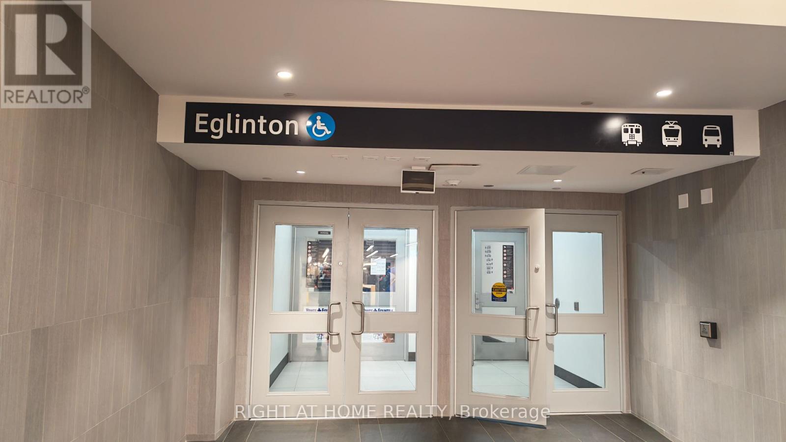 Upper - 6 Eglinton Avenue E Property Photo 12