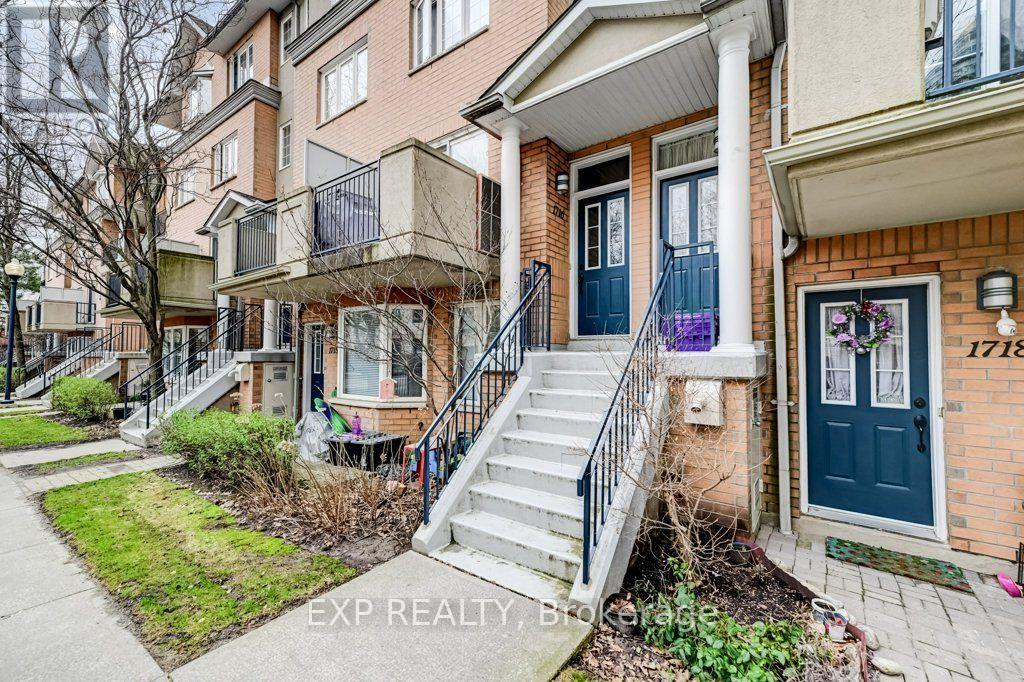 1716 - 28 Sommerset Way Property Photo 1