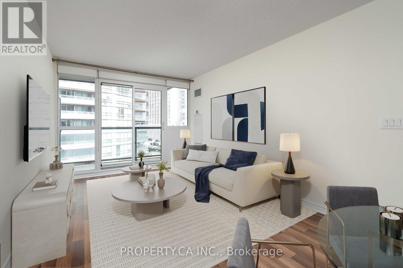 803 - 25 Lower Simcoe Street Property Photo 3