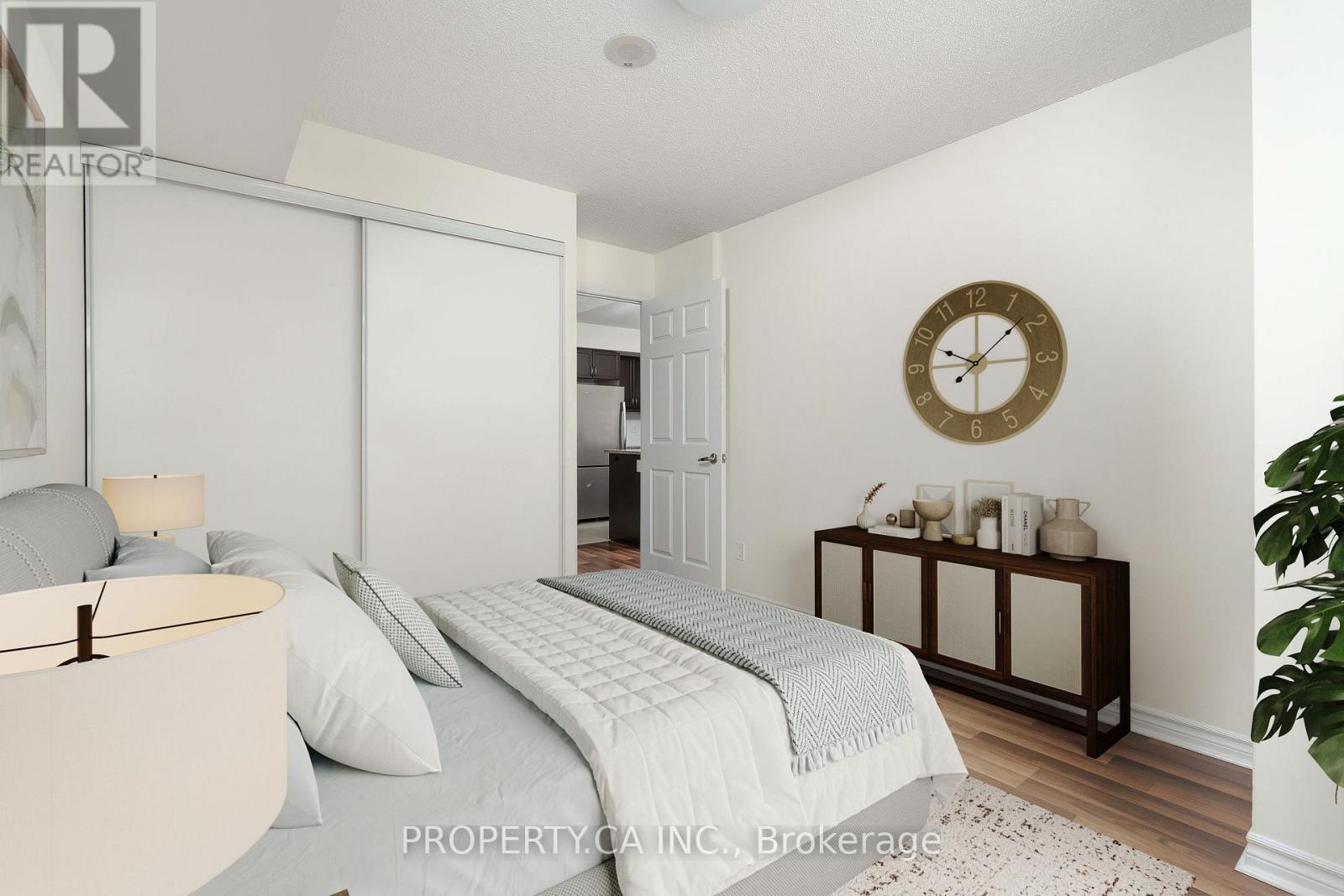 803 - 25 Lower Simcoe Street Property Photo 6