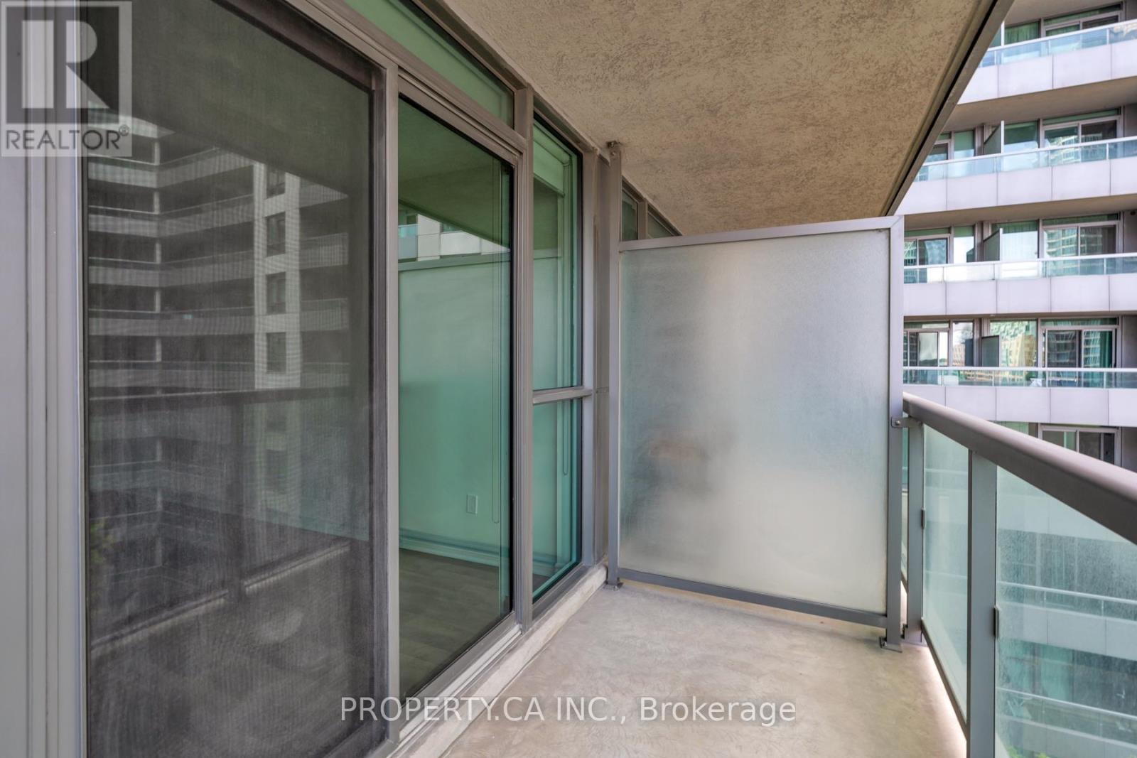 803 - 25 Lower Simcoe Street Property Photo 10
