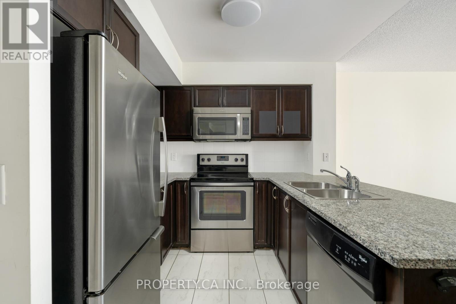 803 - 25 Lower Simcoe Street Property Photo 14