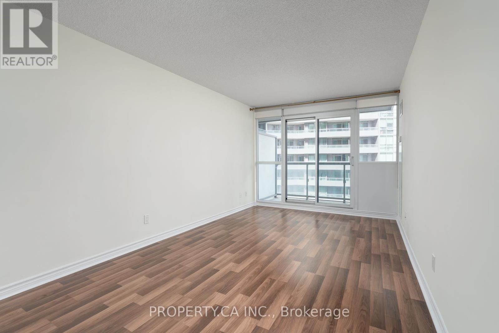 803 - 25 Lower Simcoe Street Property Photo 17