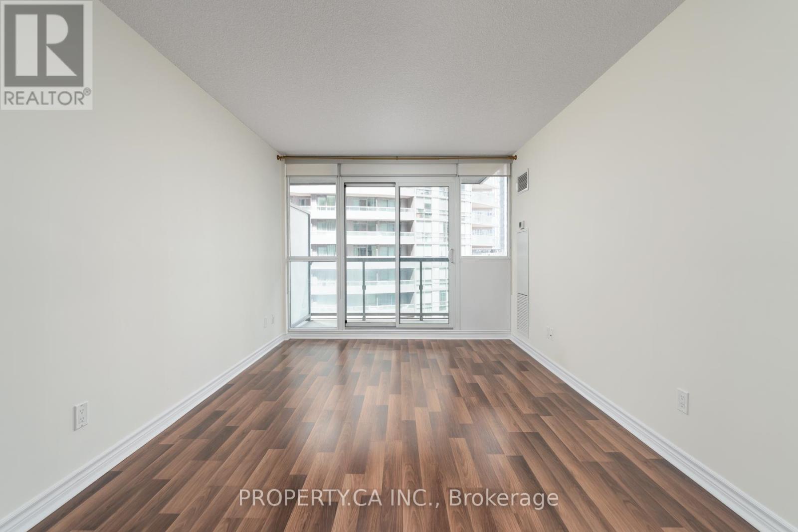 803 - 25 Lower Simcoe Street Property Photo 18