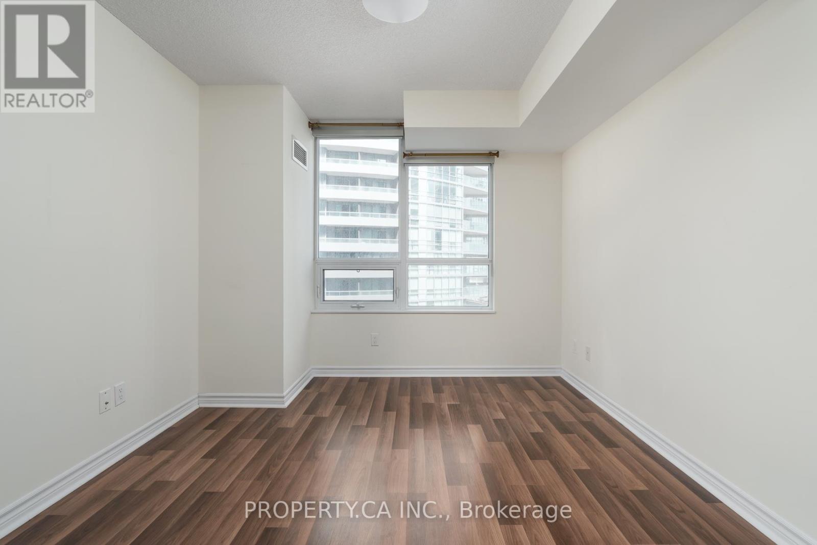 803 - 25 Lower Simcoe Street Property Photo 23