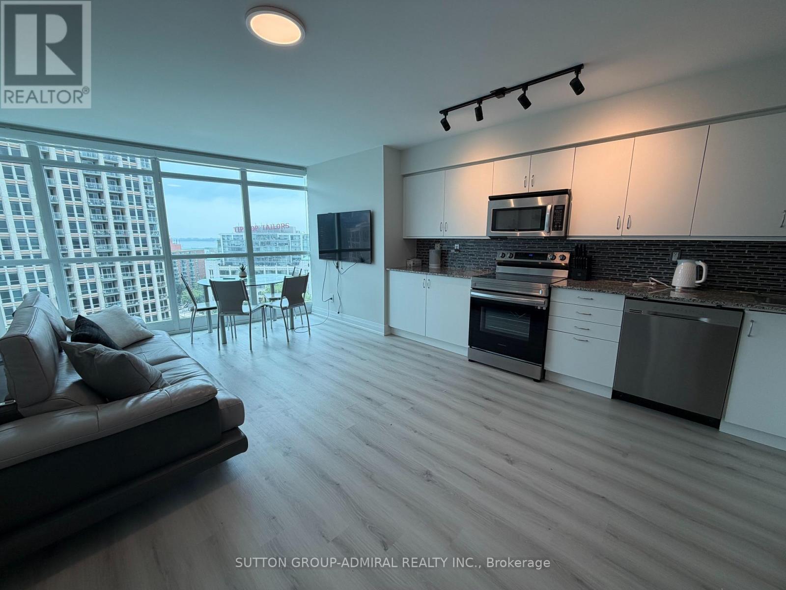1602 - 215 Fort York Boulevard Property Photo 3