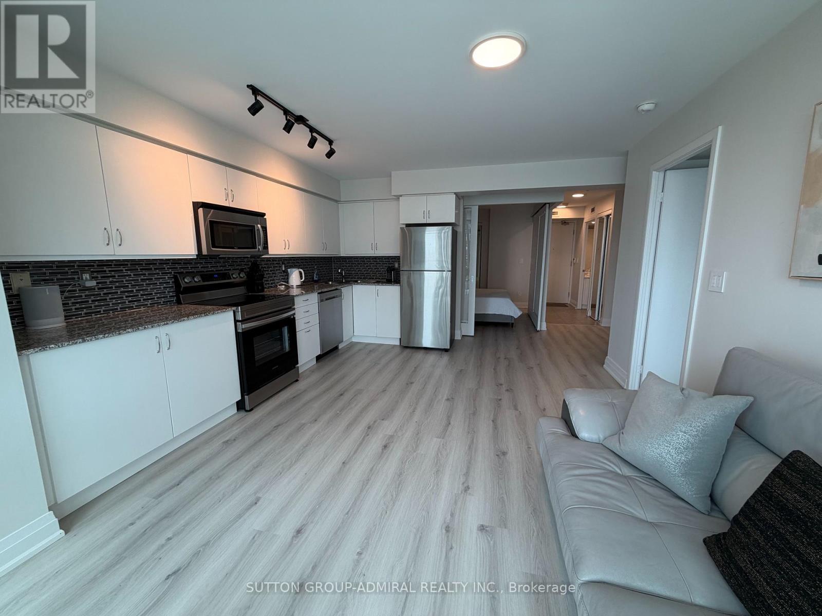 1602 - 215 Fort York Boulevard Property Photo 4
