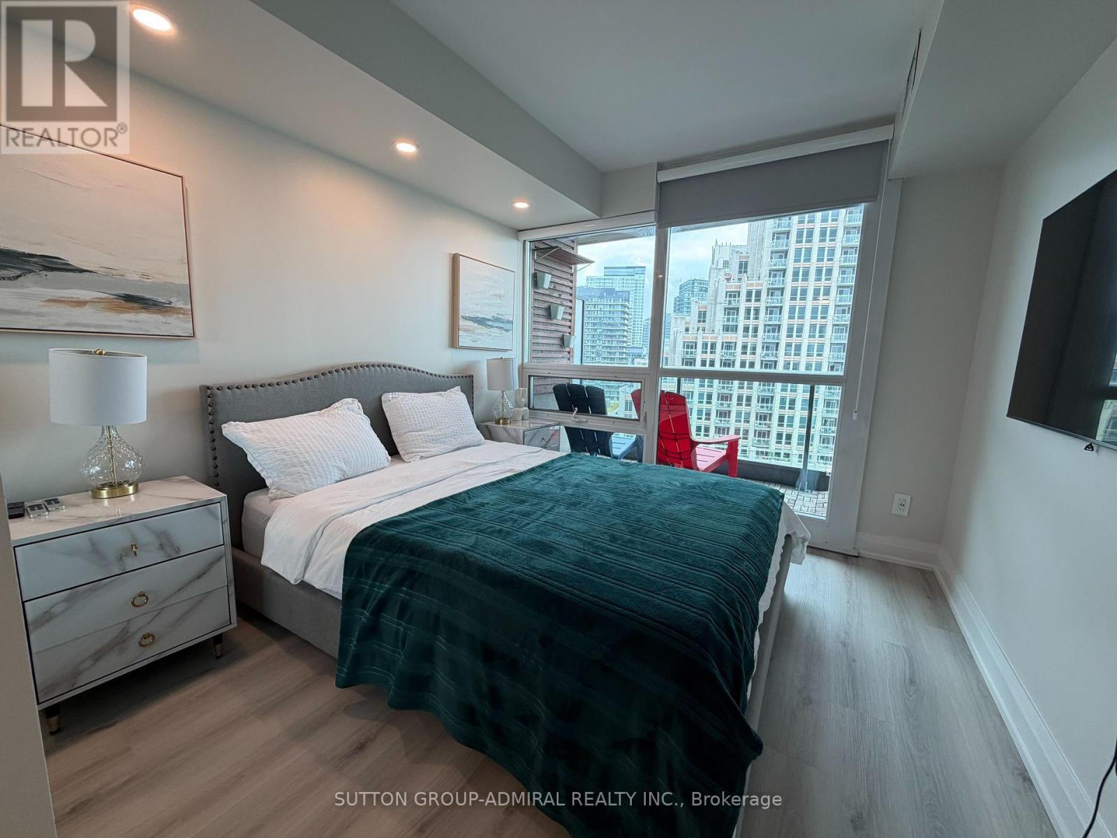 1602 - 215 Fort York Boulevard Property Photo 6