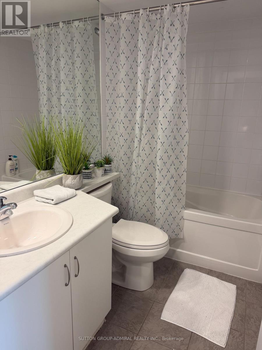 1602 - 215 Fort York Boulevard Property Photo 7