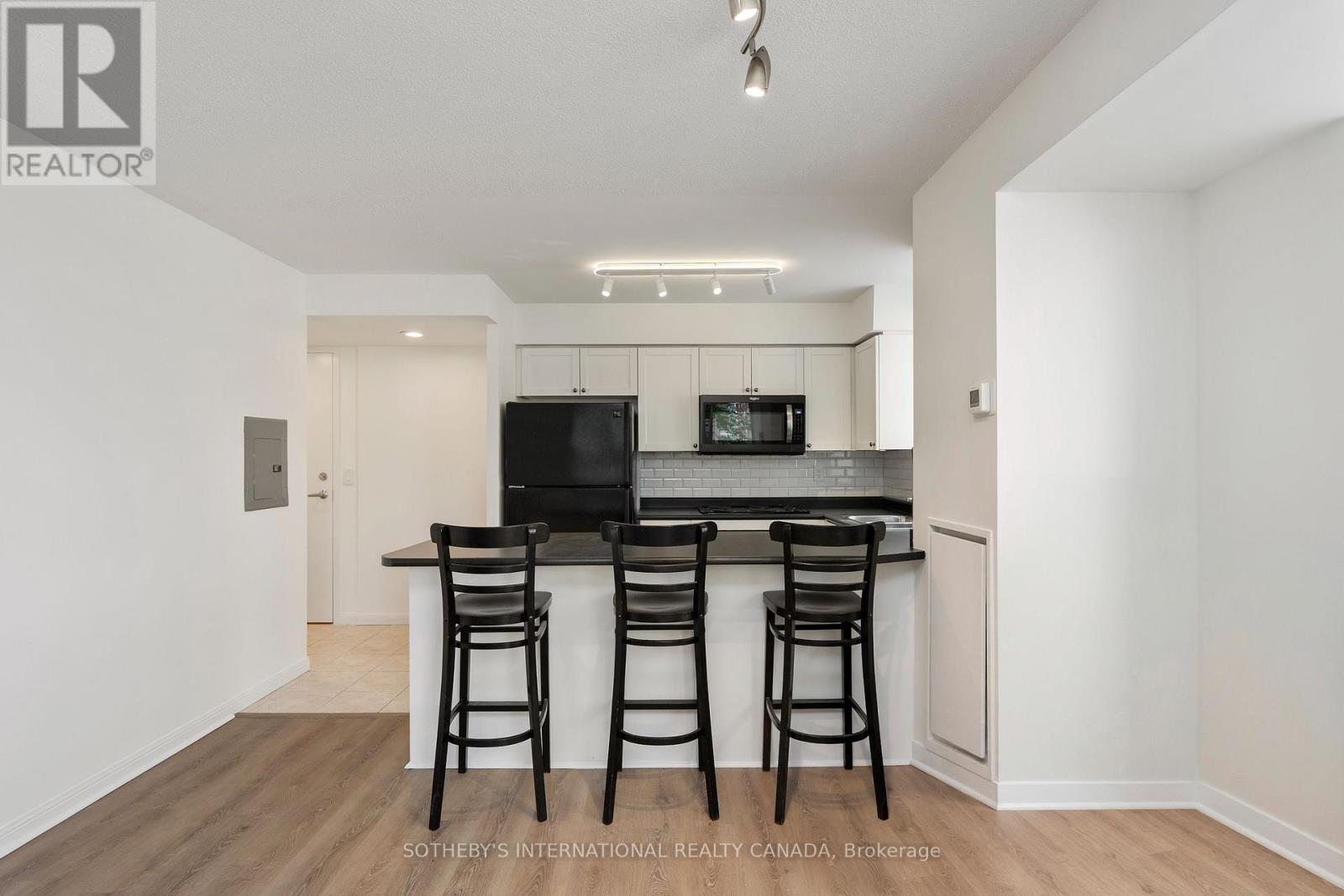 408 - 311 Richmond Street Property Photo 6
