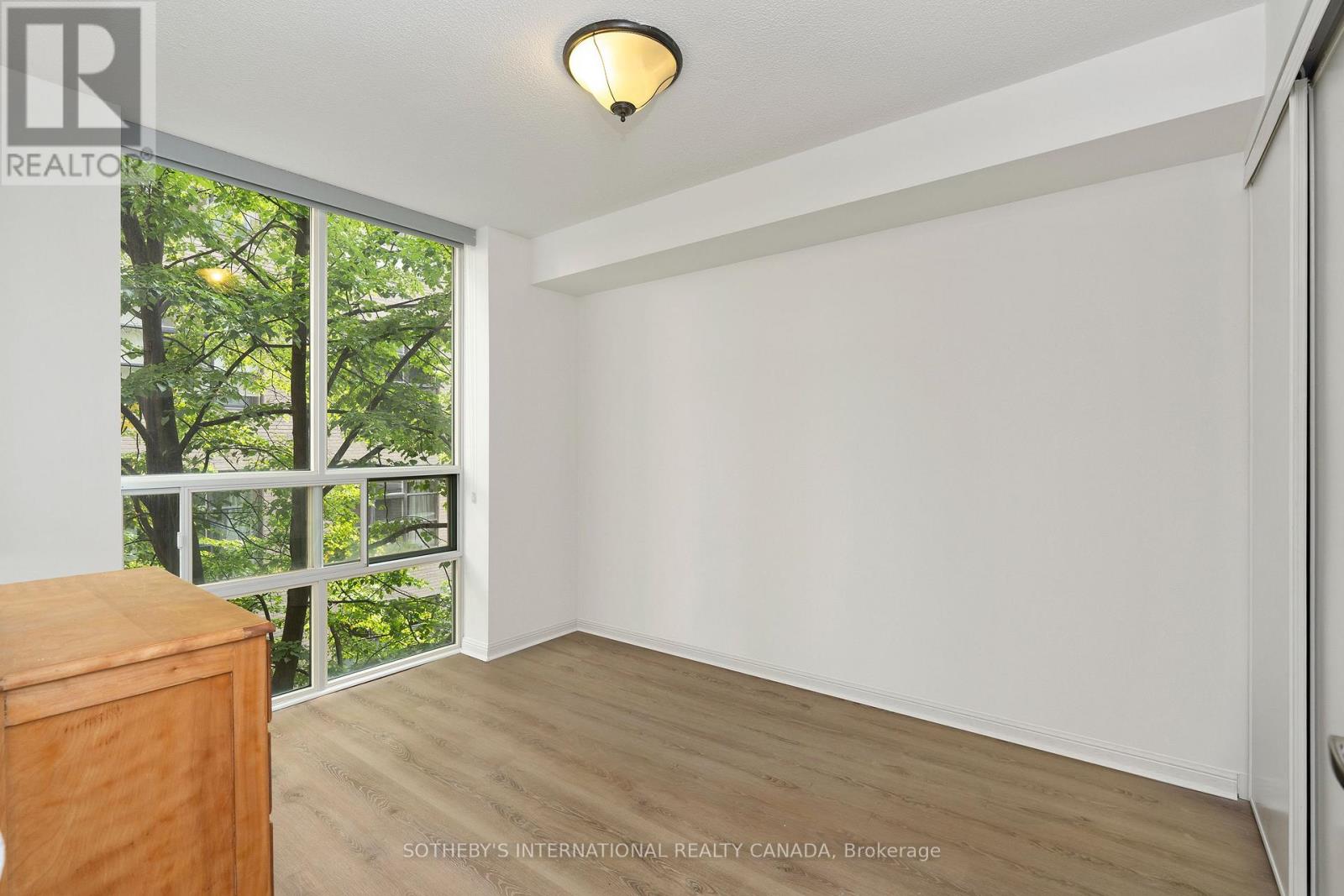 408 - 311 Richmond Street Property Photo 14