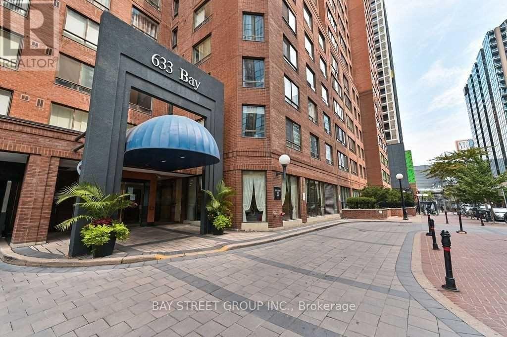 1202 - 633 BAY STREET