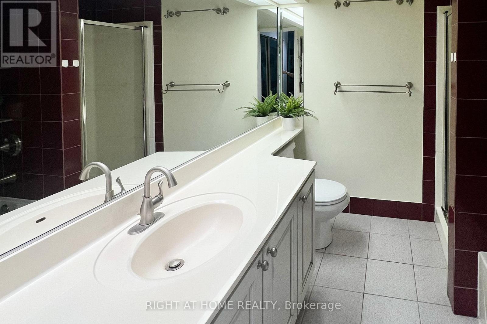 2306 - 77 Harbour Square Property Photo 14