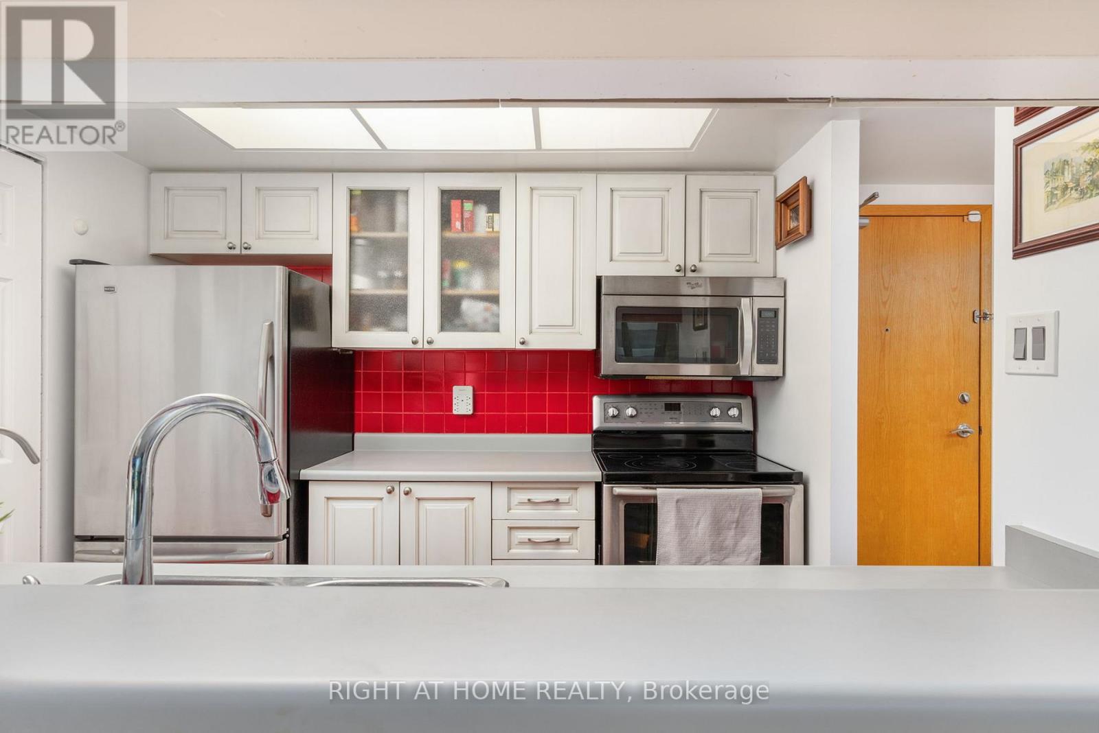 2306 - 77 Harbour Square Property Photo 16