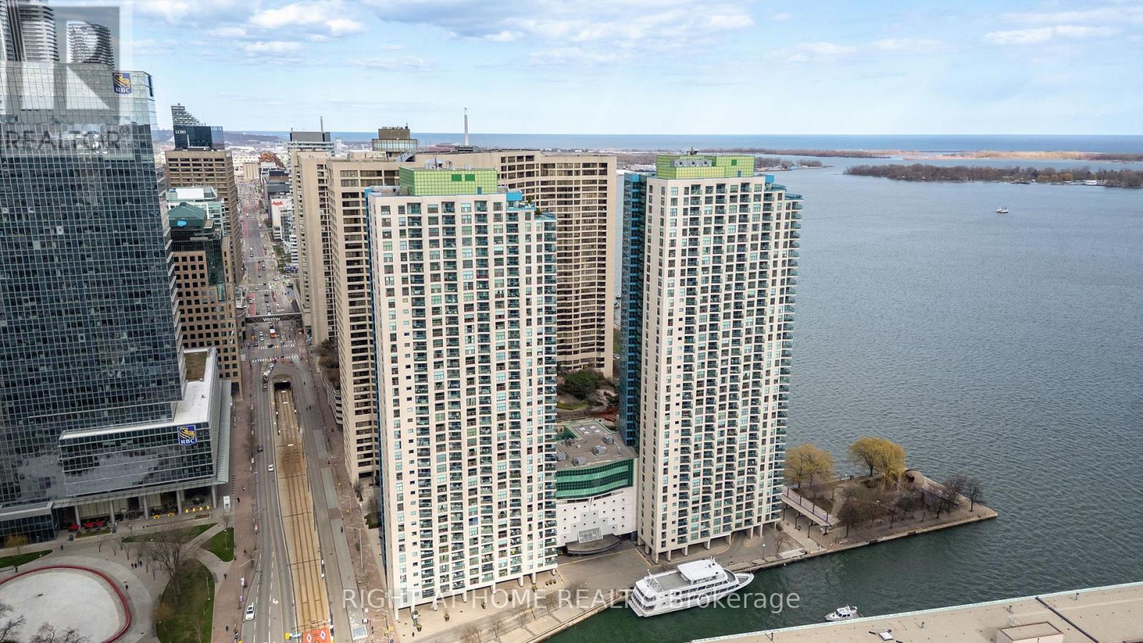 2306 - 77 Harbour Square Property Photo 31