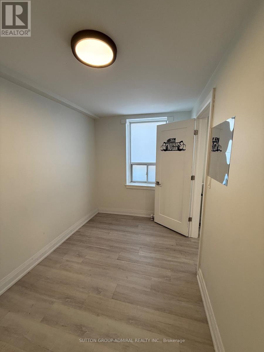 104 - 699 Eglinton Avenue W Property Photo 4