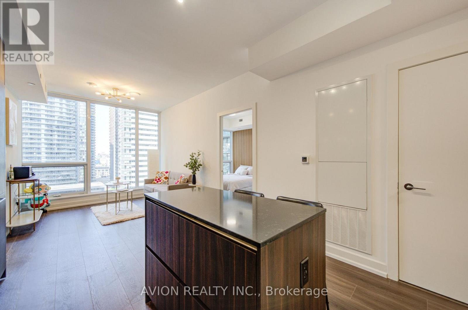 1605 - 15 Mercer Street Property Photo 5