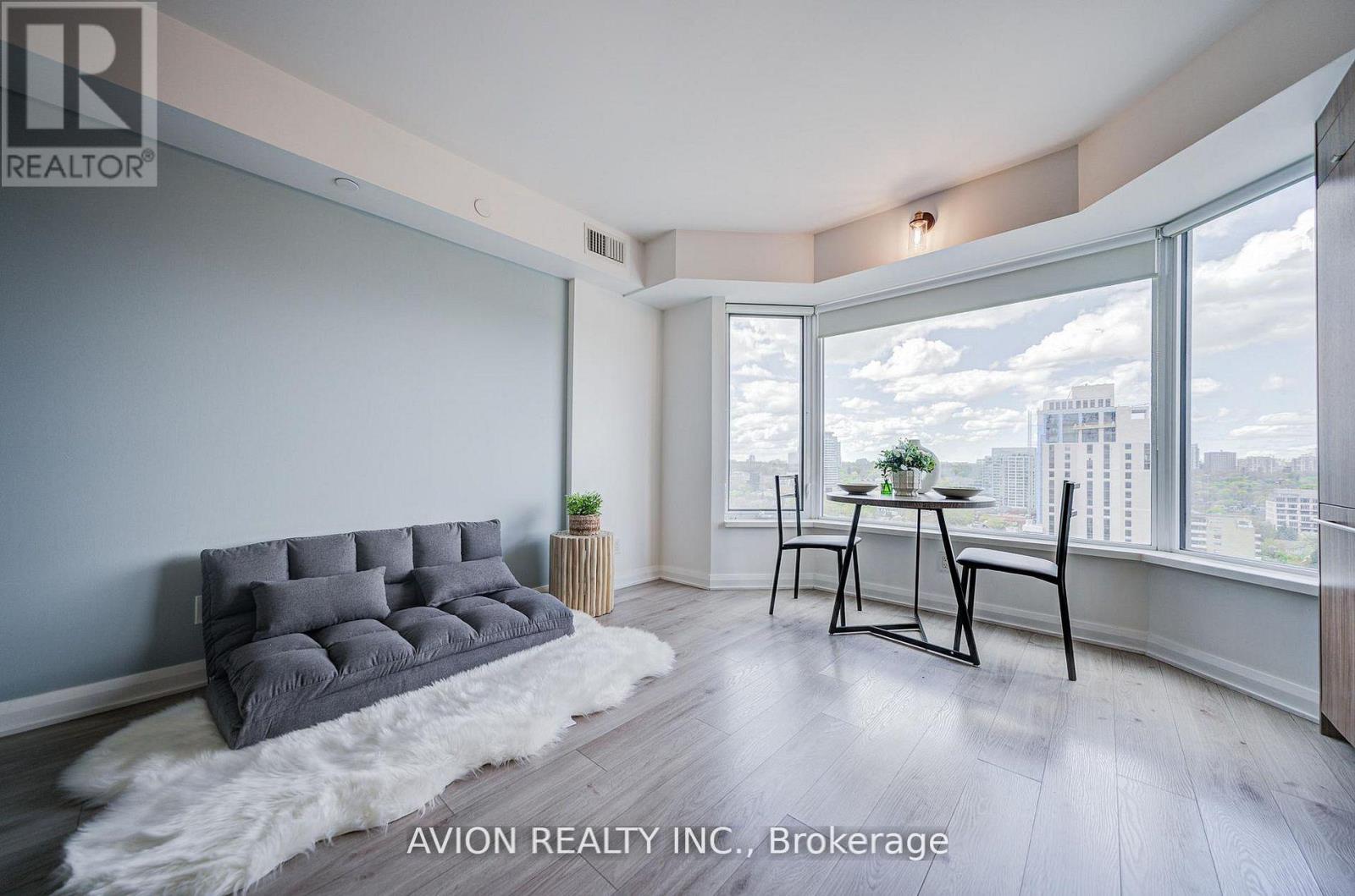 1920 - 155 YORKVILLE AVENUE Property Photo 1