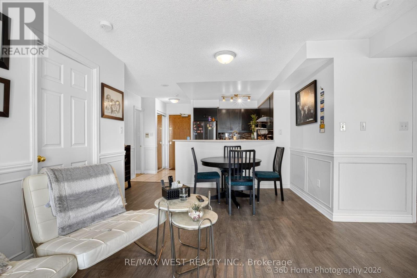 706 - 7 Lorraine Drive Property Photo 12