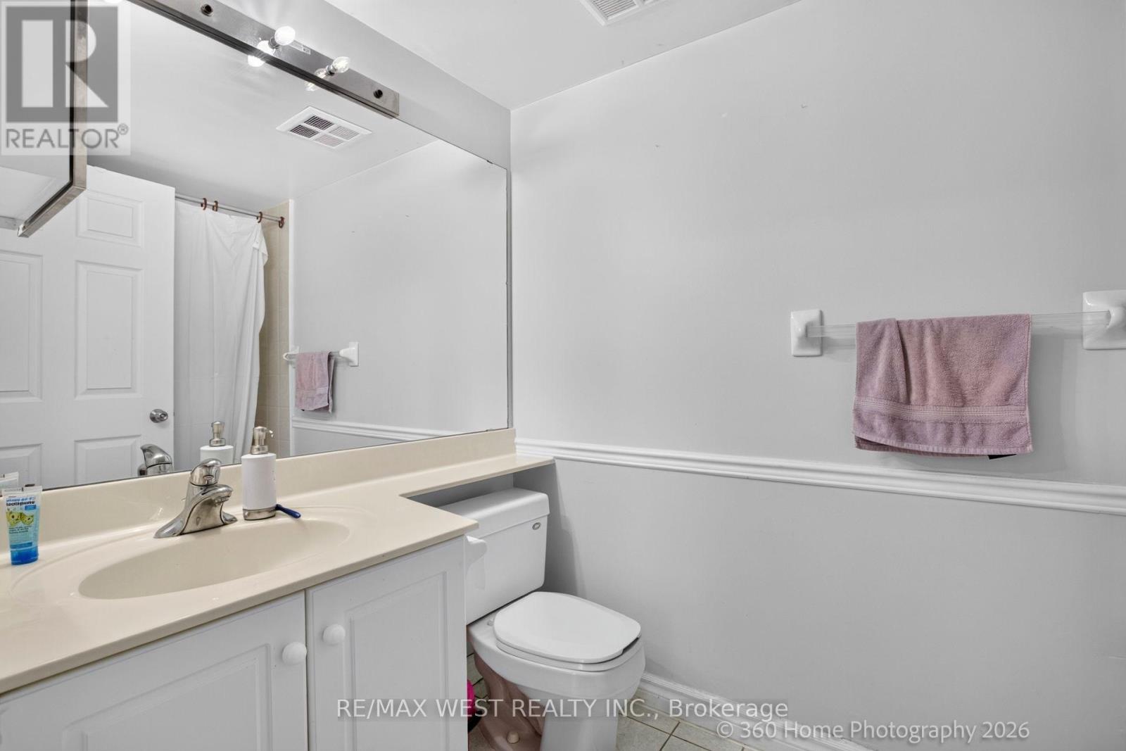 706 - 7 Lorraine Drive Property Photo 16