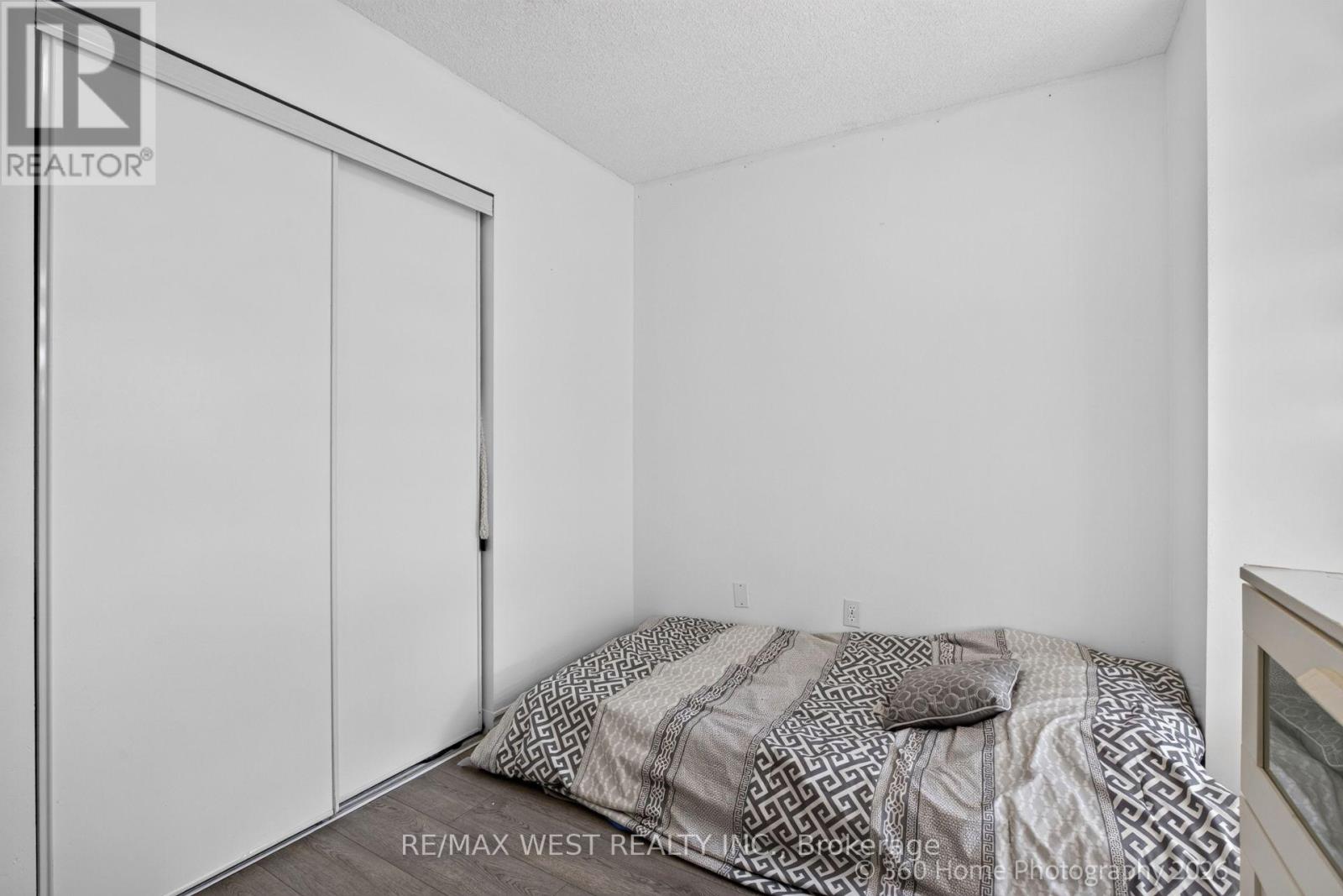 706 - 7 Lorraine Drive Property Photo 22