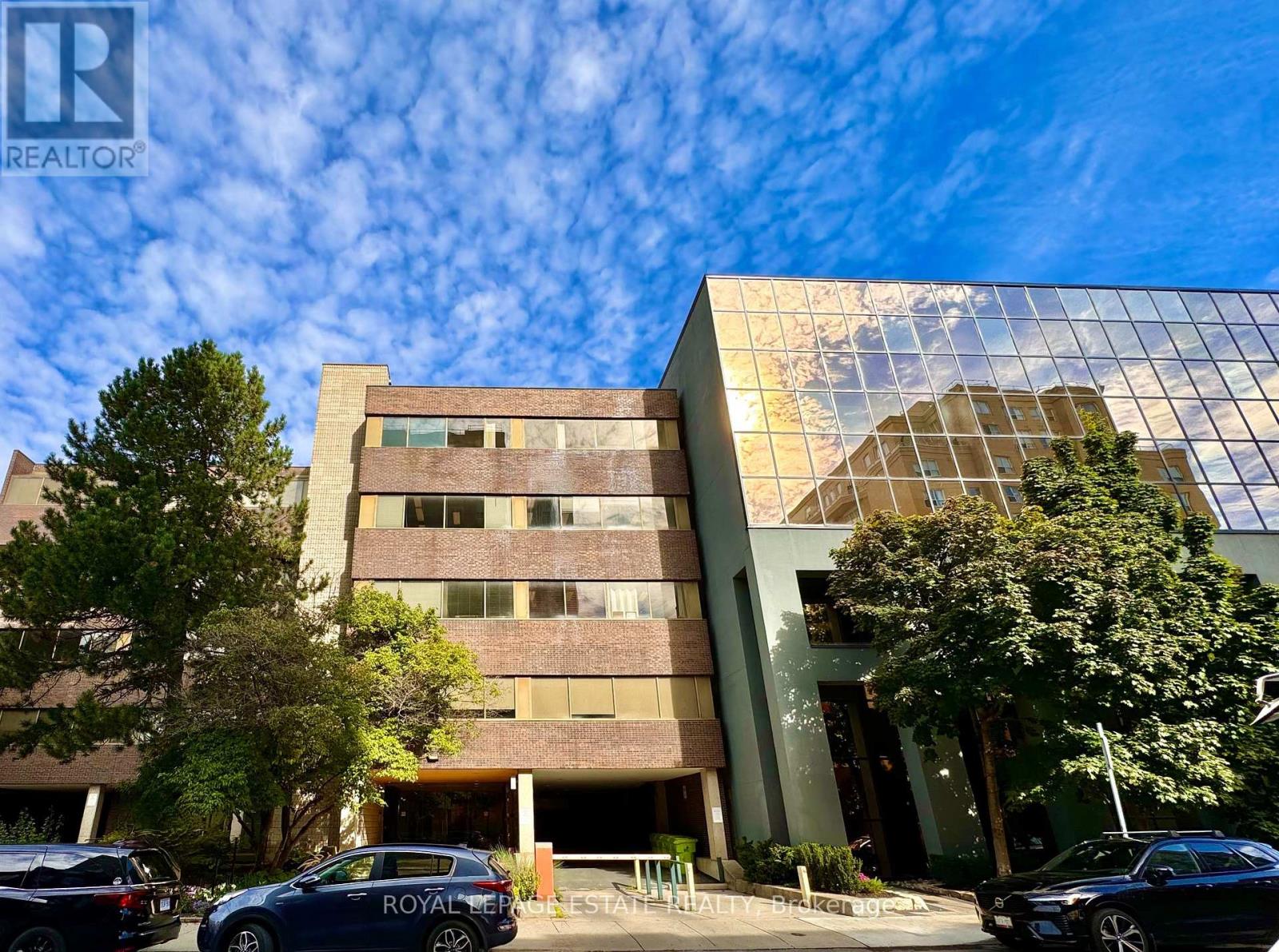 404 - 124 Merton Street Property Photo 1