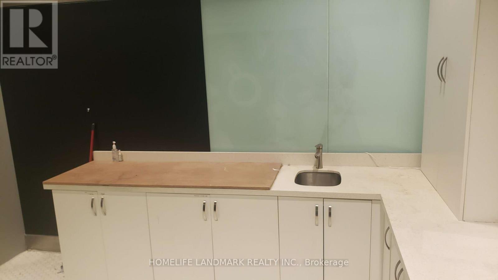 163 - 4750 Yonge Street Property Photo 6