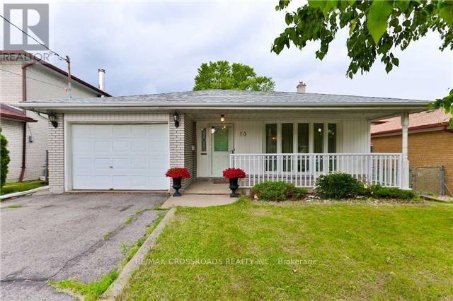 10 DOVERWOOD COURT