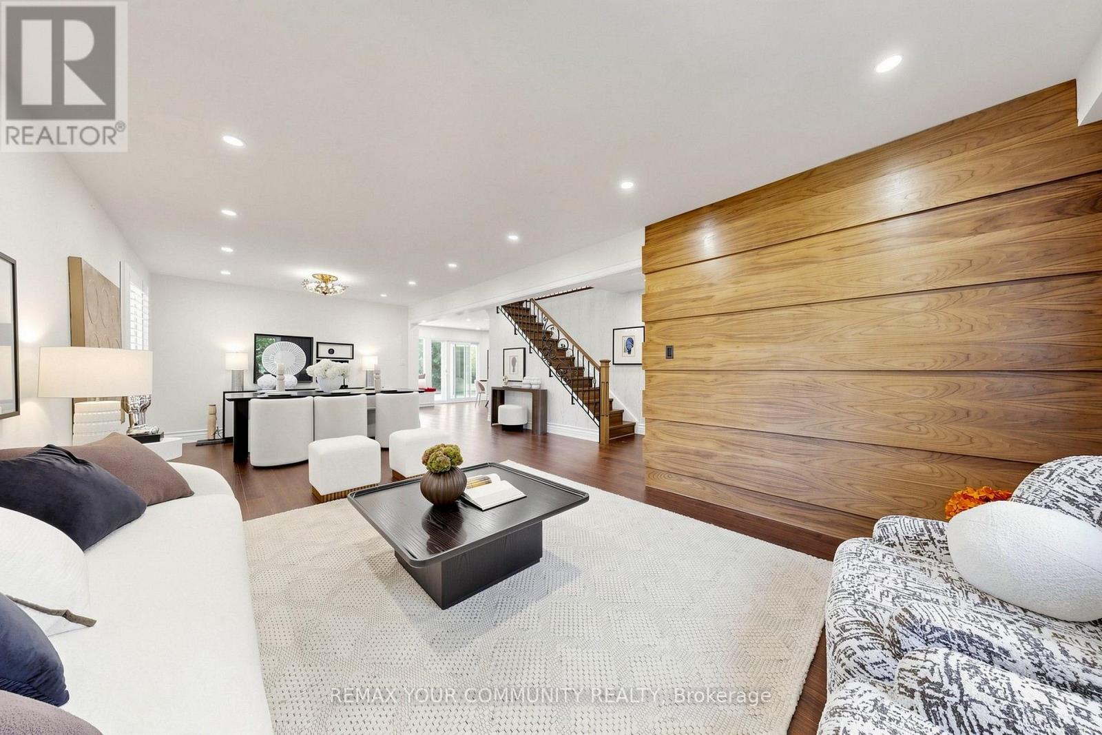 3 COBBLESTONE DRIVE