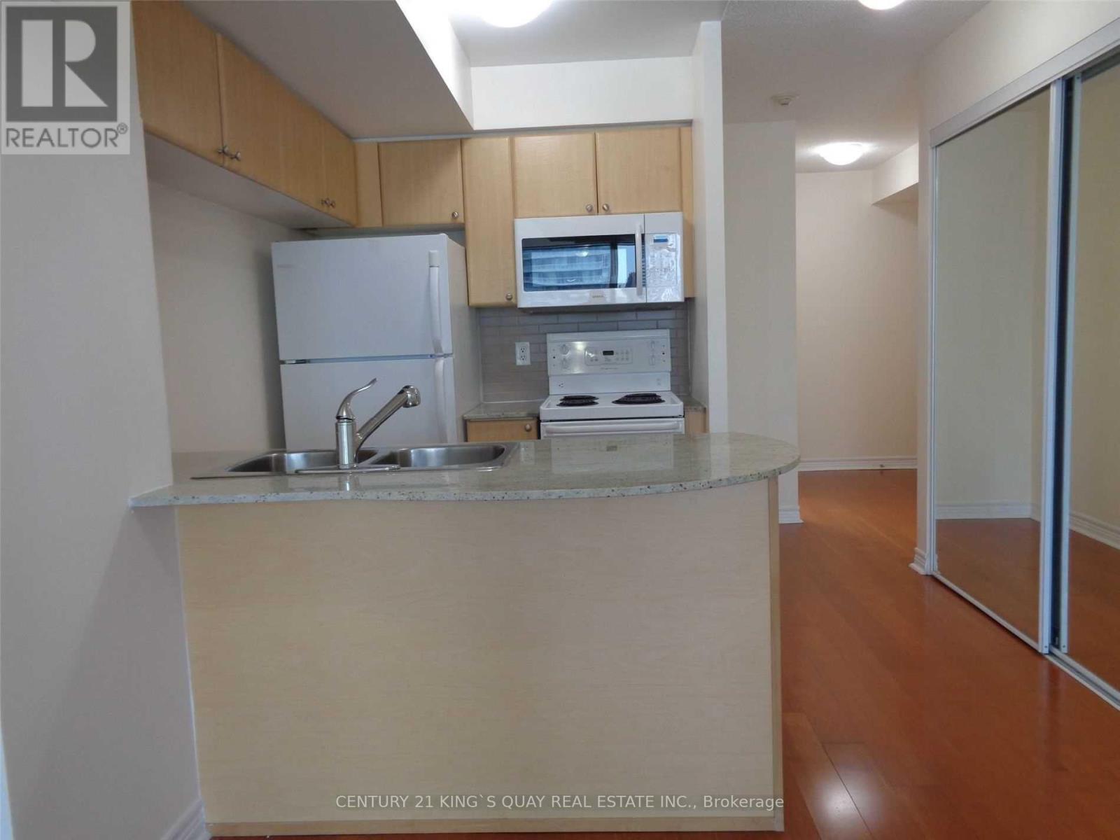 2714 - 763 Bay Street Property Photo 22