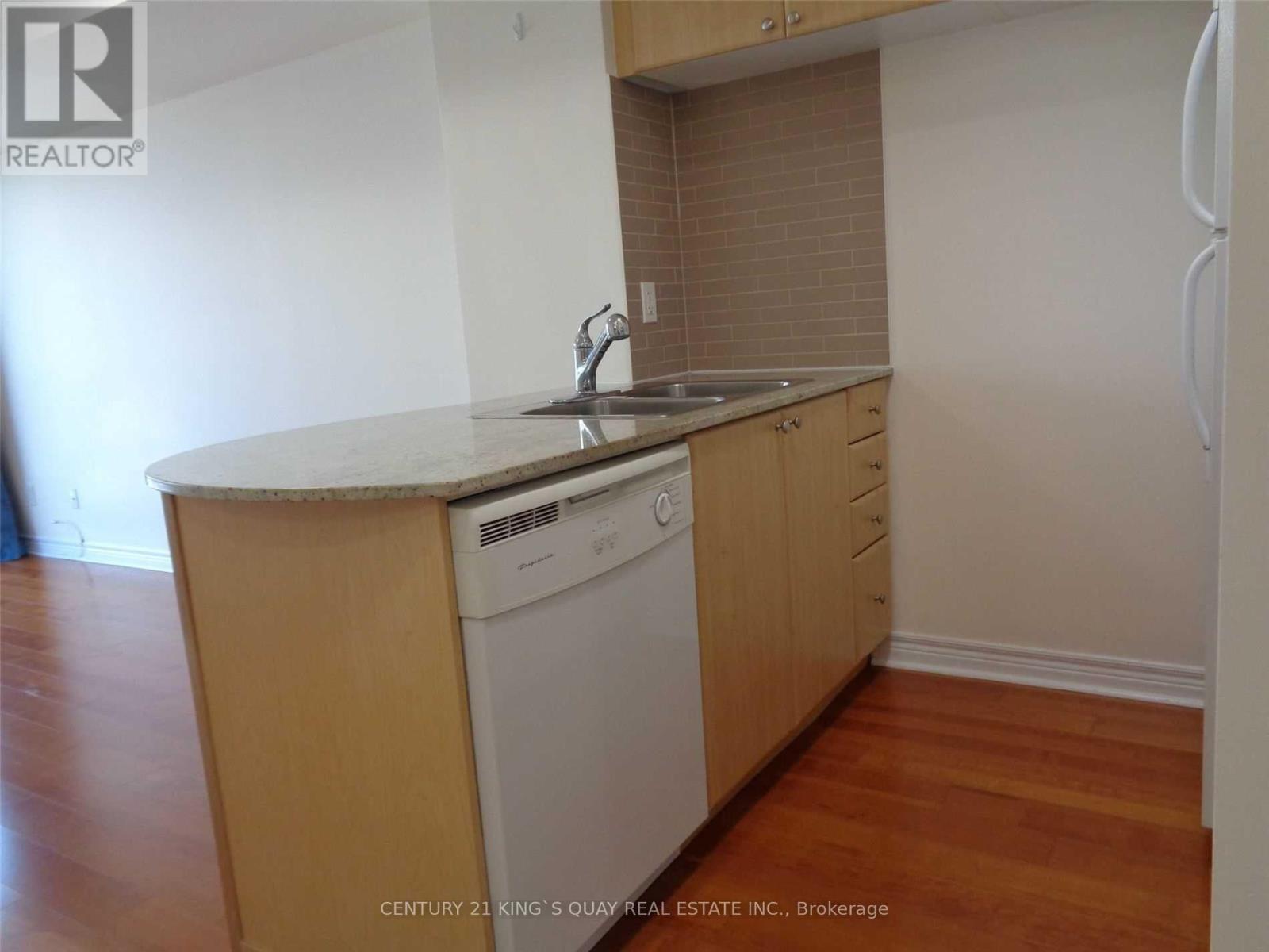 2714 - 763 Bay Street Property Photo 24