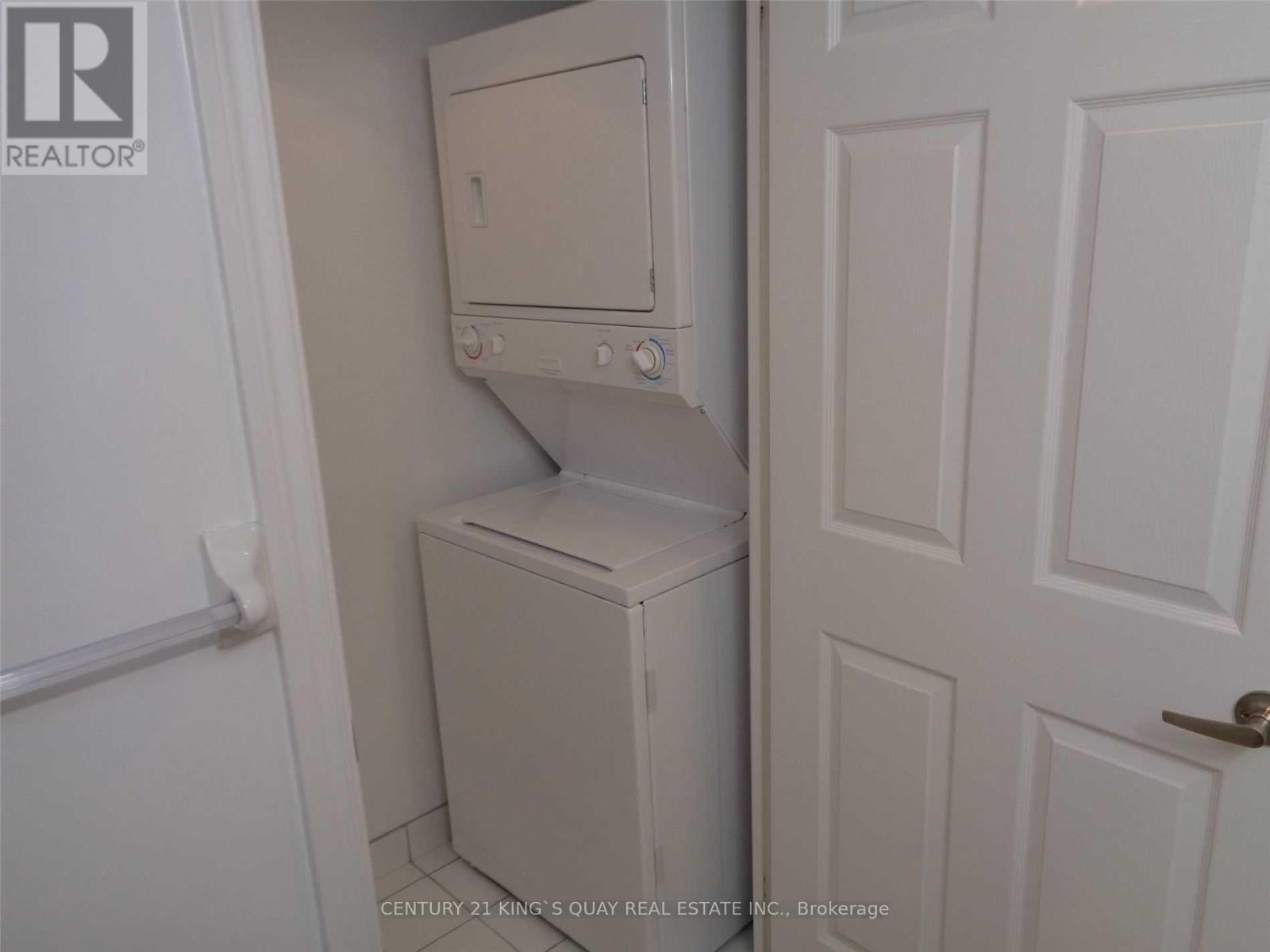 2714 - 763 Bay Street Property Photo 29