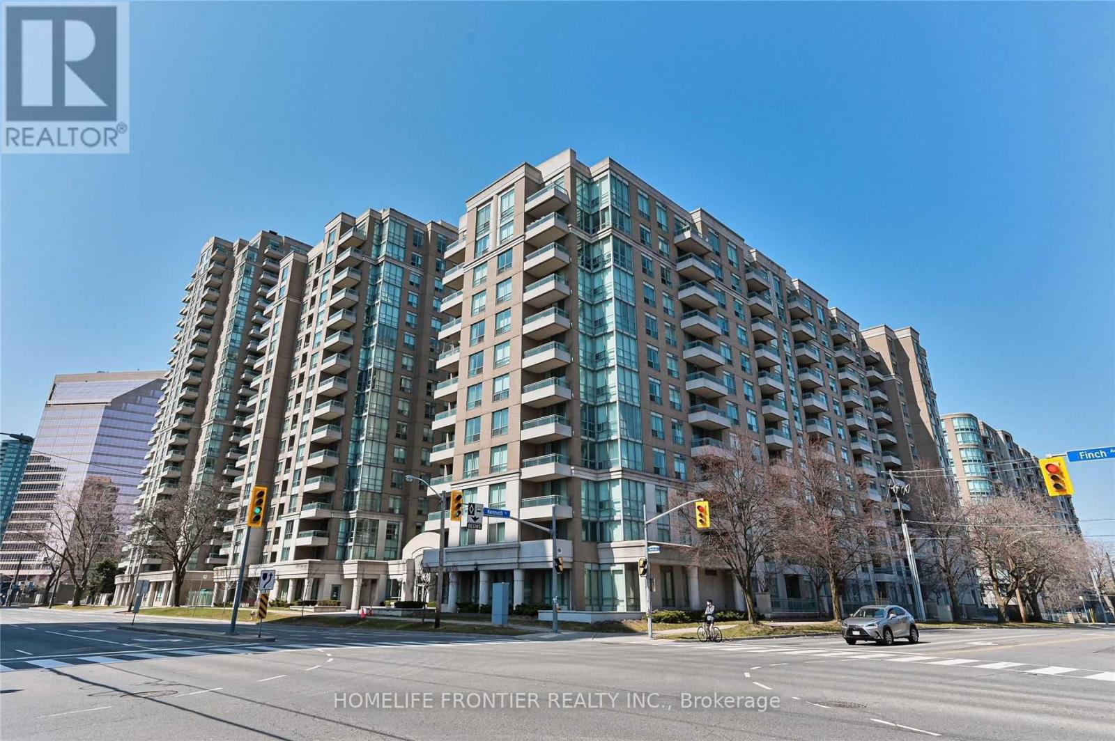1008 - 29 Pemberton Avenue Photo de la propriété 1