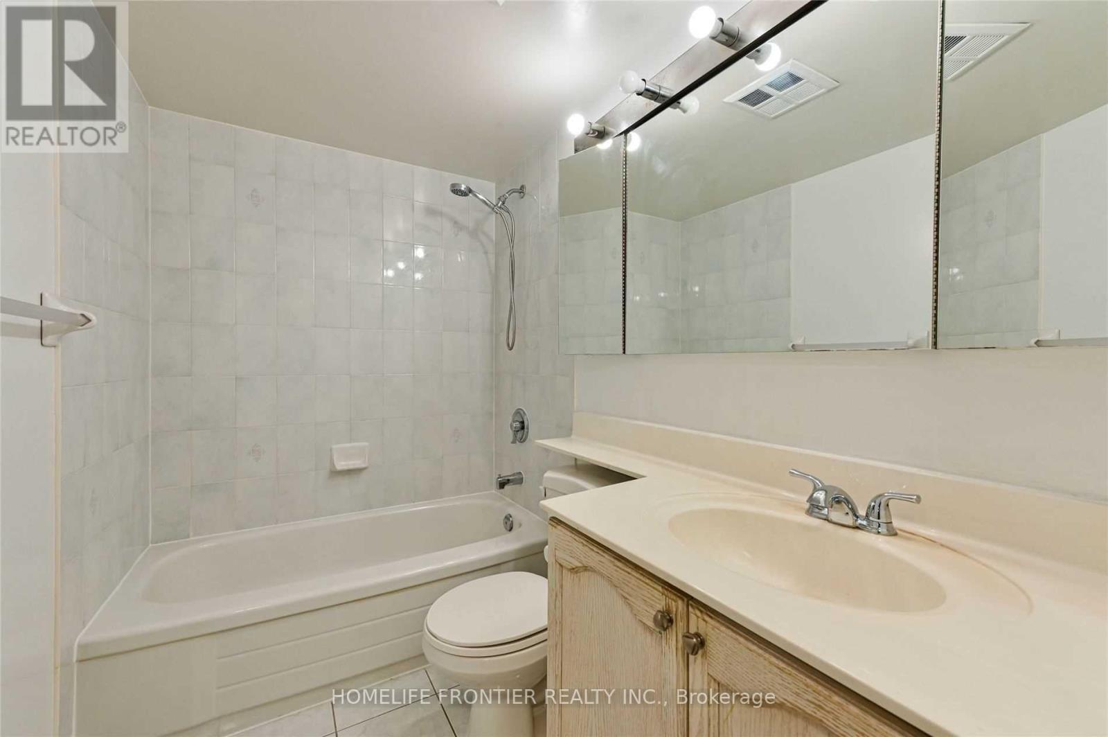 1008 - 29 Pemberton Avenue Property Photo 14
