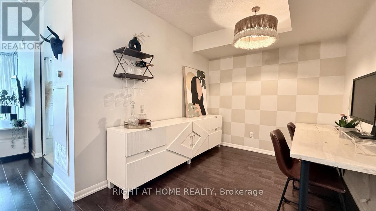656 - 209 Fort York Boulevard S Property Photo 3