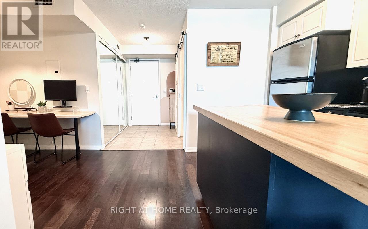 656 - 209 Fort York Boulevard S Property Photo 5