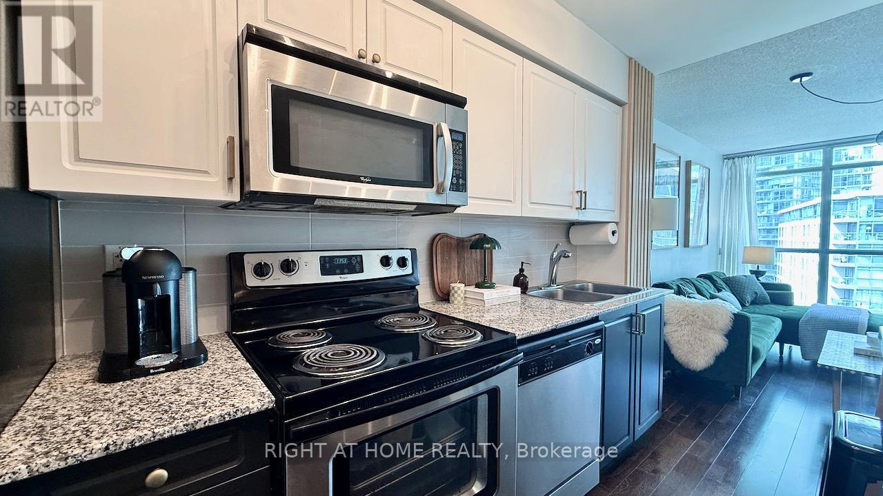 656 - 209 Fort York Boulevard S Property Photo 8
