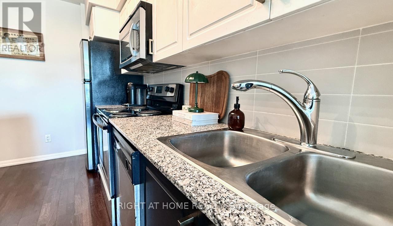 656 - 209 Fort York Boulevard S Property Photo 23