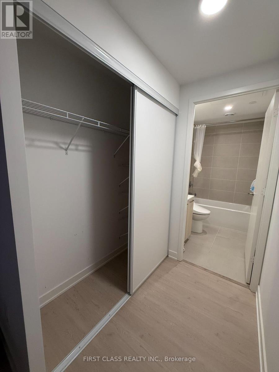 2804 - 65 Mutual Street Property Photo 6