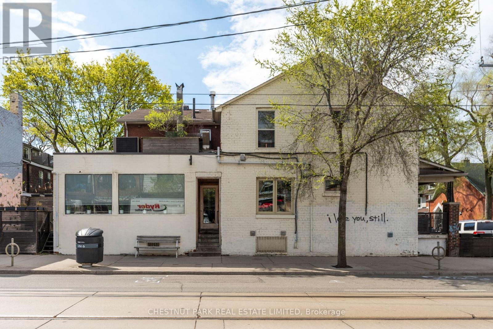 923 DUNDAS STREET W Property Photo 1