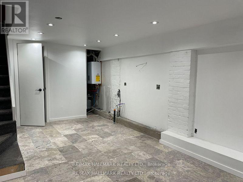173 Queen Street E Property Photo 3