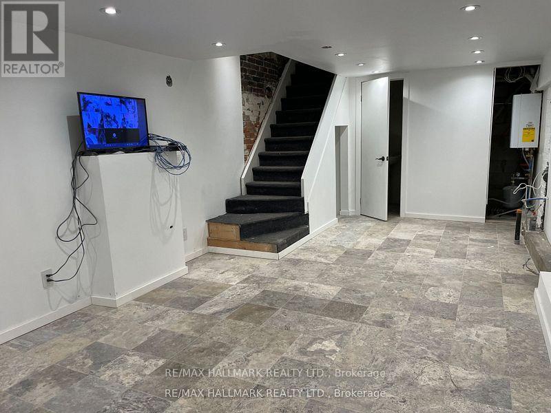 173 Queen Street E Property Photo 12