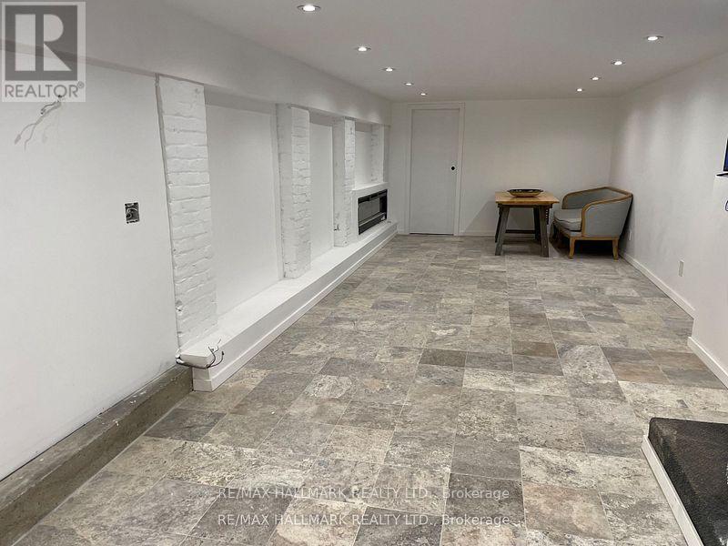 173 Queen Street E Property Photo 14