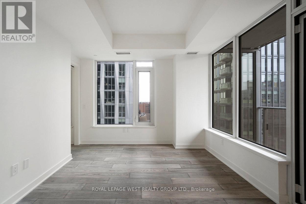 1310 - 11 Yorkville Avenue Property Photo 19
