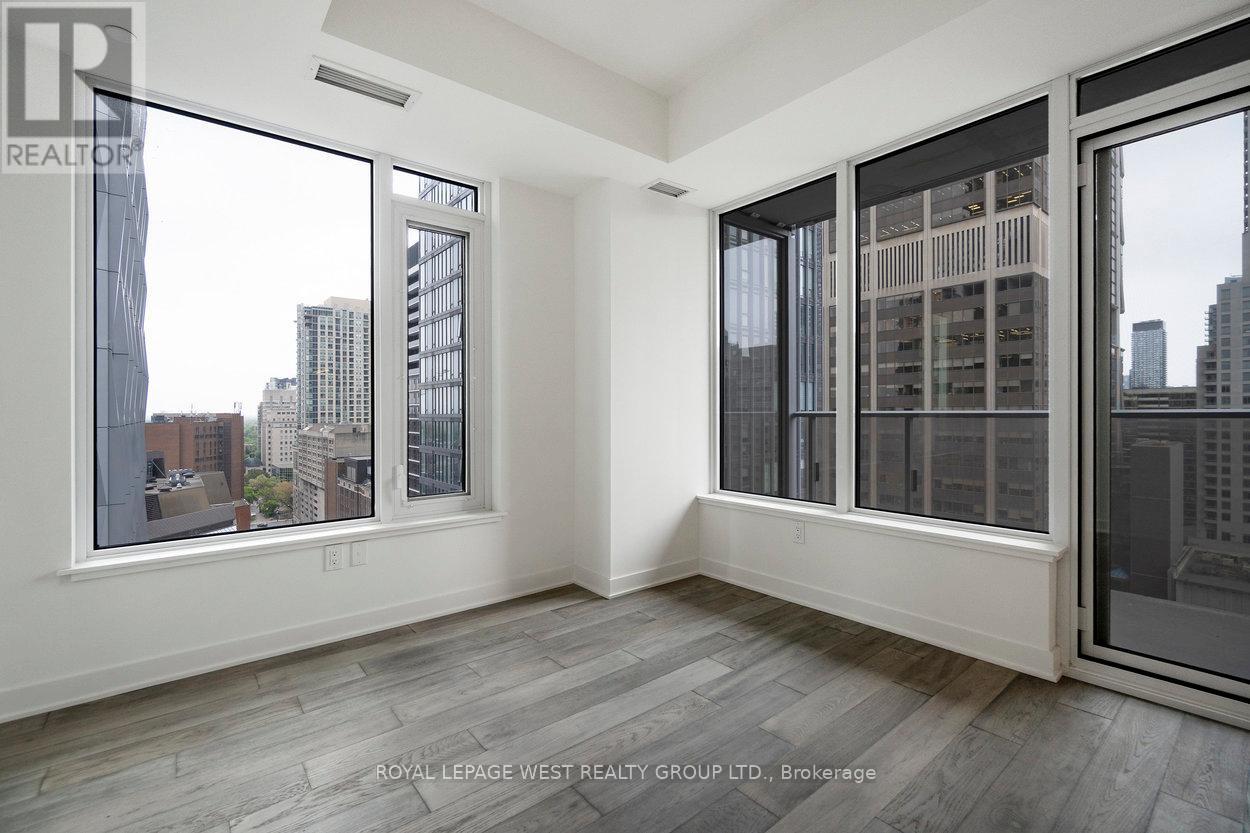 1310 - 11 Yorkville Avenue Property Photo 21