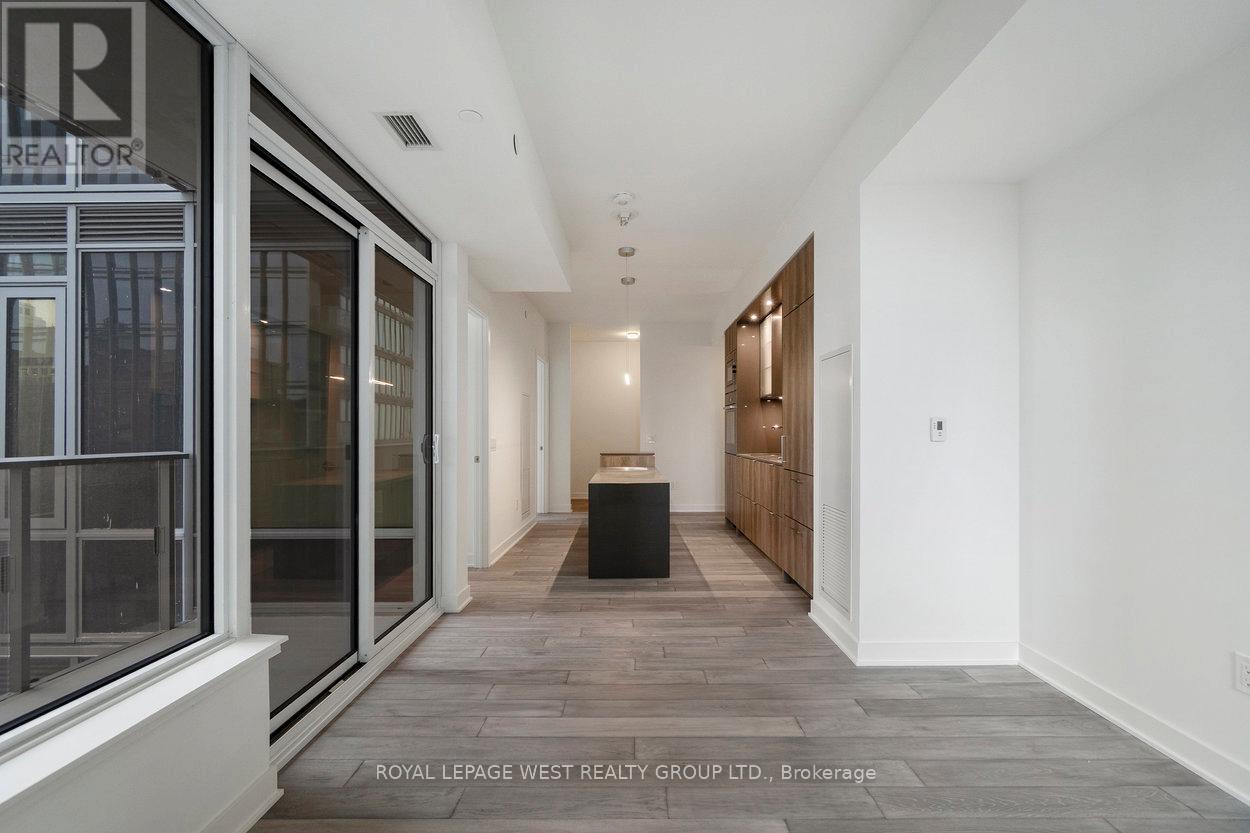 1310 - 11 Yorkville Avenue Property Photo 23