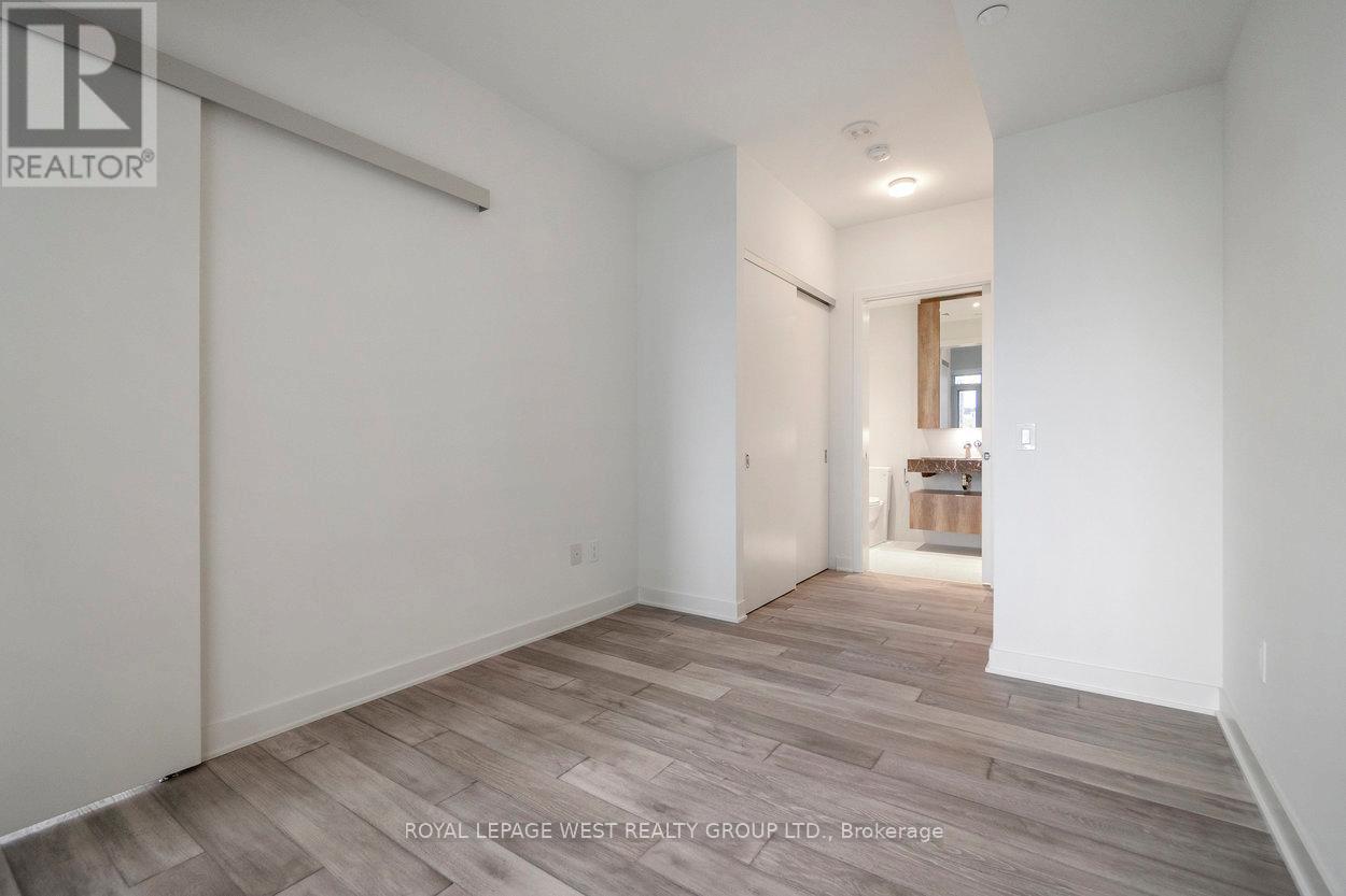 1310 - 11 Yorkville Avenue Property Photo 26